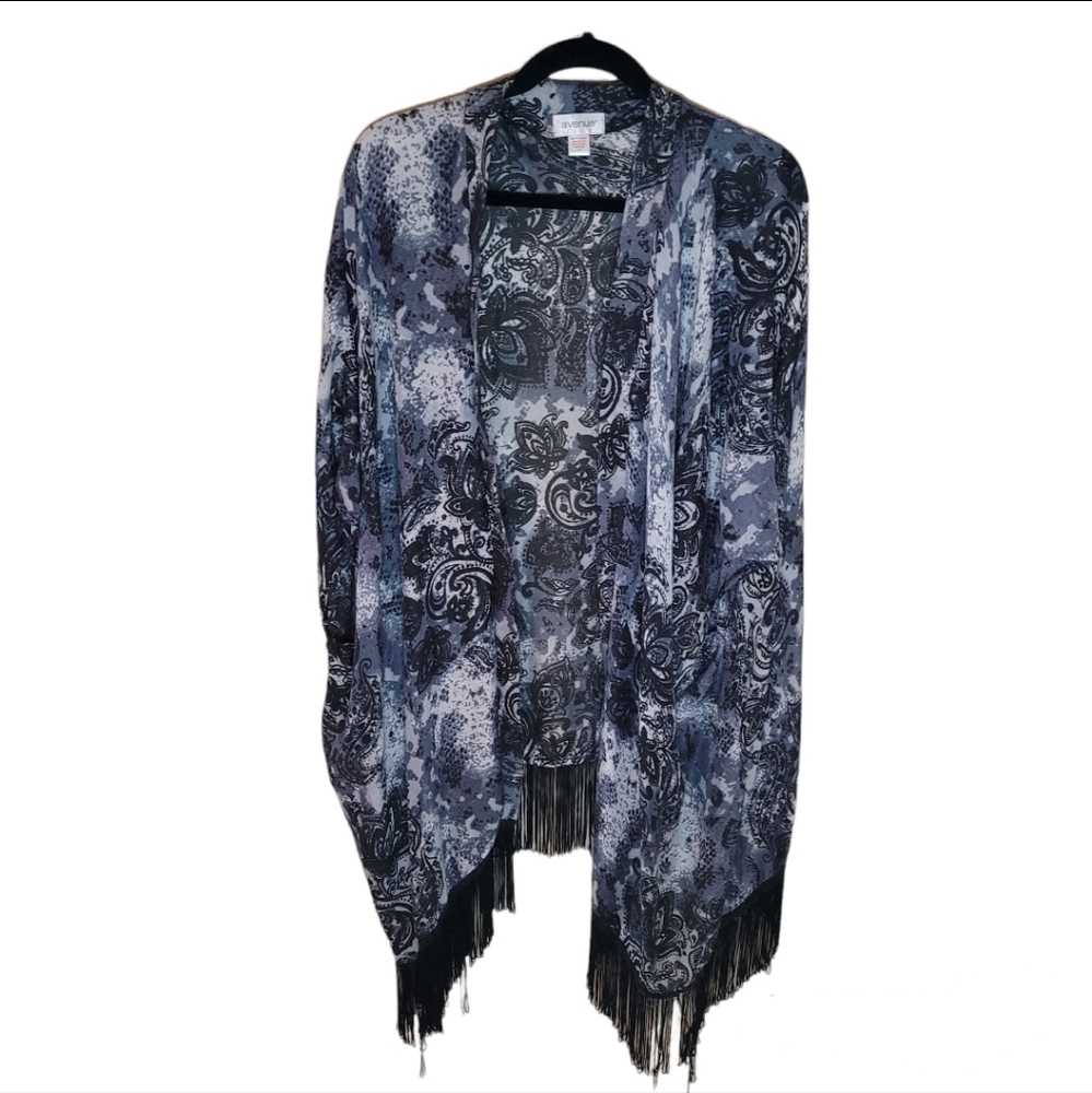 Avenue gray, white, & black paisley print duster/poncho/cardigan